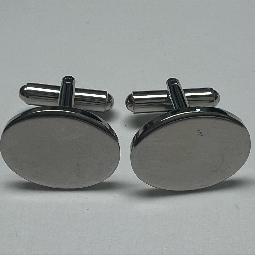 Silver Tone Cufflinks  Oval Shape Mens Accessories Preowned. Good Condition.